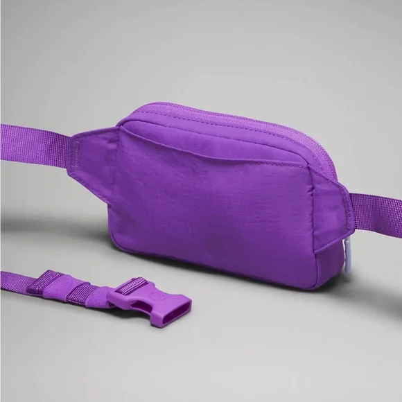 Lululemon Mini Belt Bag- Atomic Purple/Blue Linen - Picture 5 of 6